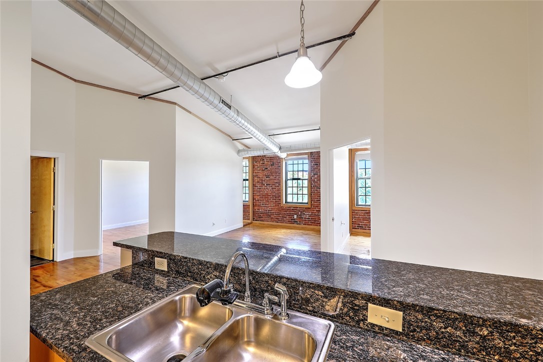 75 Eagle Street, Unit 3E Providence, RI 02909 - Photo 9 of 20