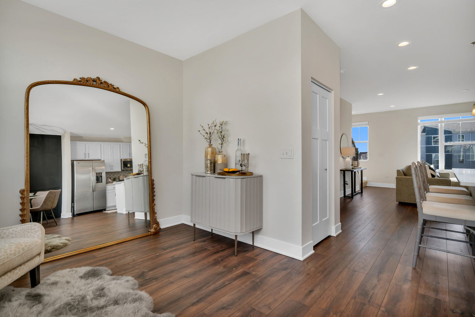 4133 Calder Lane Aurora, IL 60504 - Photo 17 of 31 a view of a living room