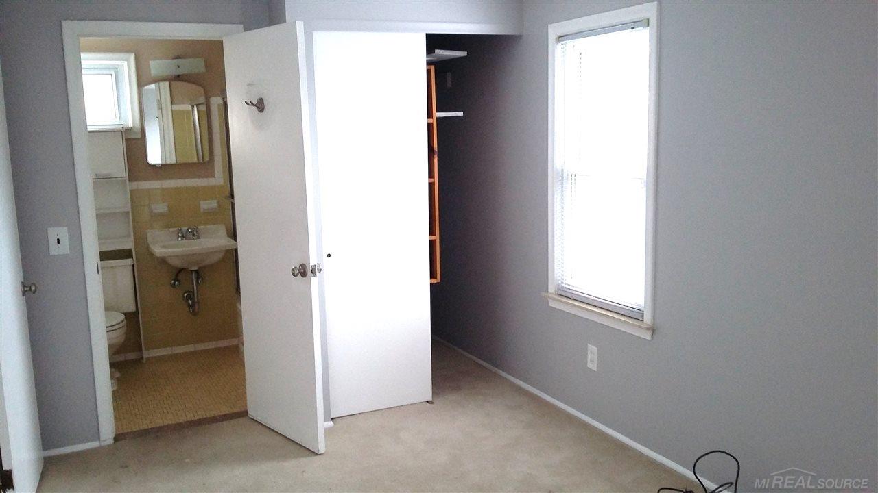 2057 Wiltshire Road Berkley, MI 48072 - Photo 27 of 36