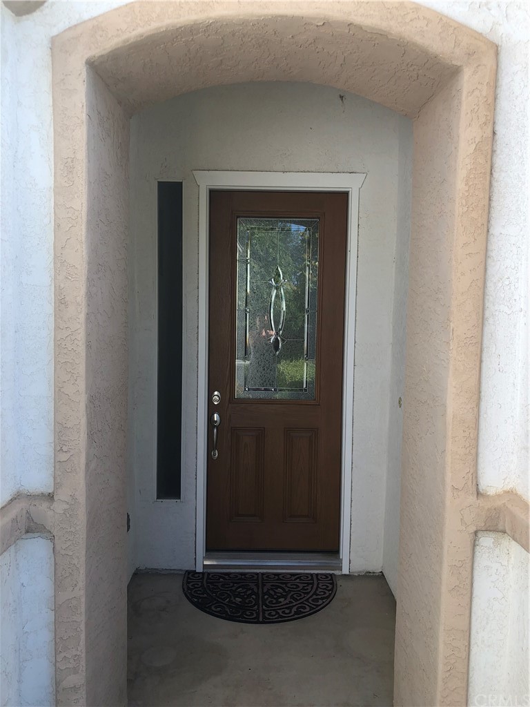 30888 Balata Drive Temecula, CA 92591 - Photo 3 of 44 Front door with accent window