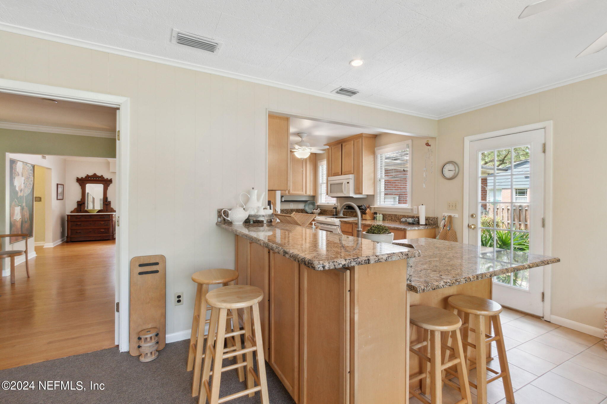 4692 Nottingham Road Jacksonville, FL 32210 - Photo 24 of 63 Breakfast Bar