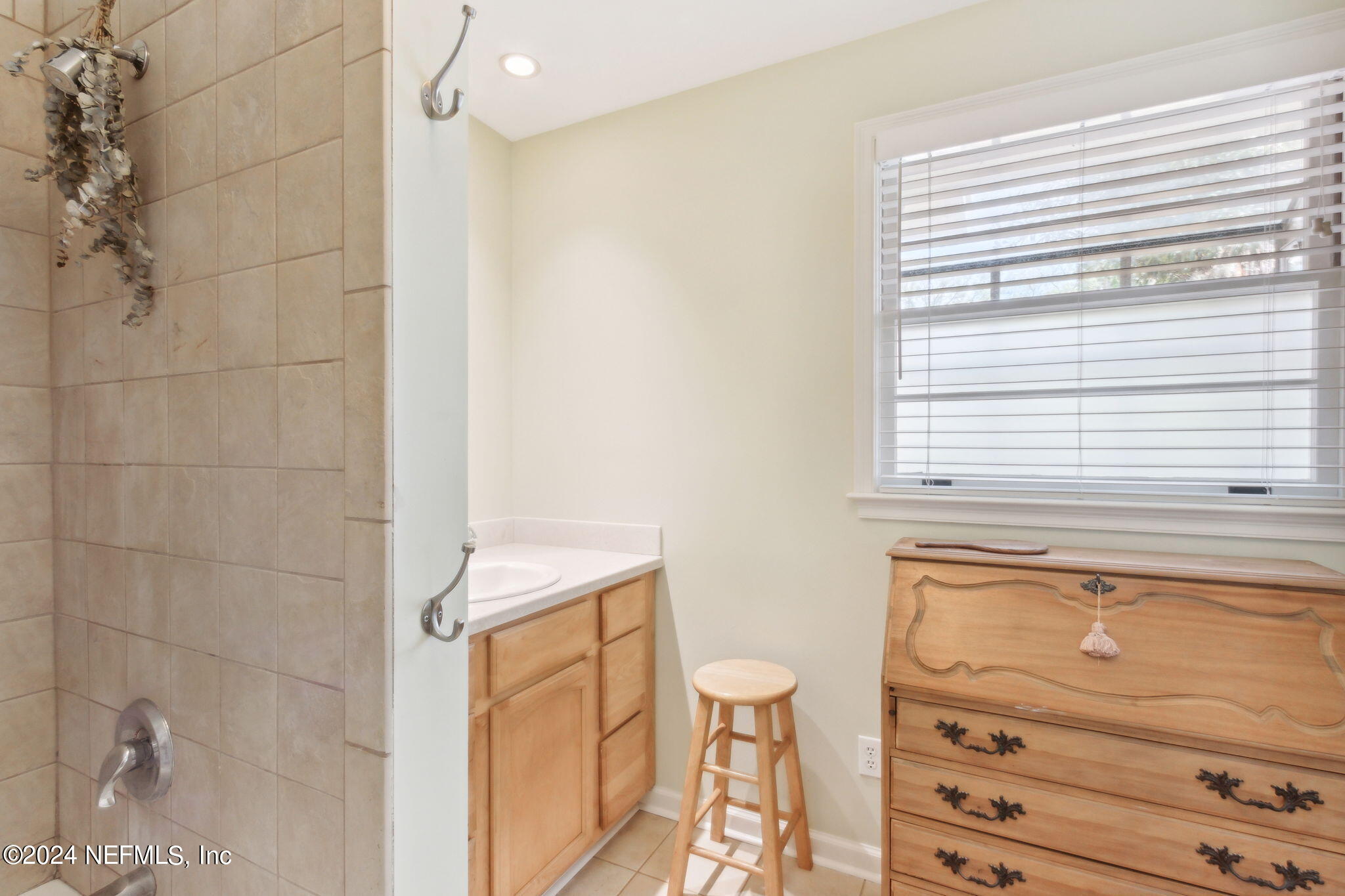 4692 Nottingham Road Jacksonville, FL 32210 - Photo 35 of 63 Primary Bath