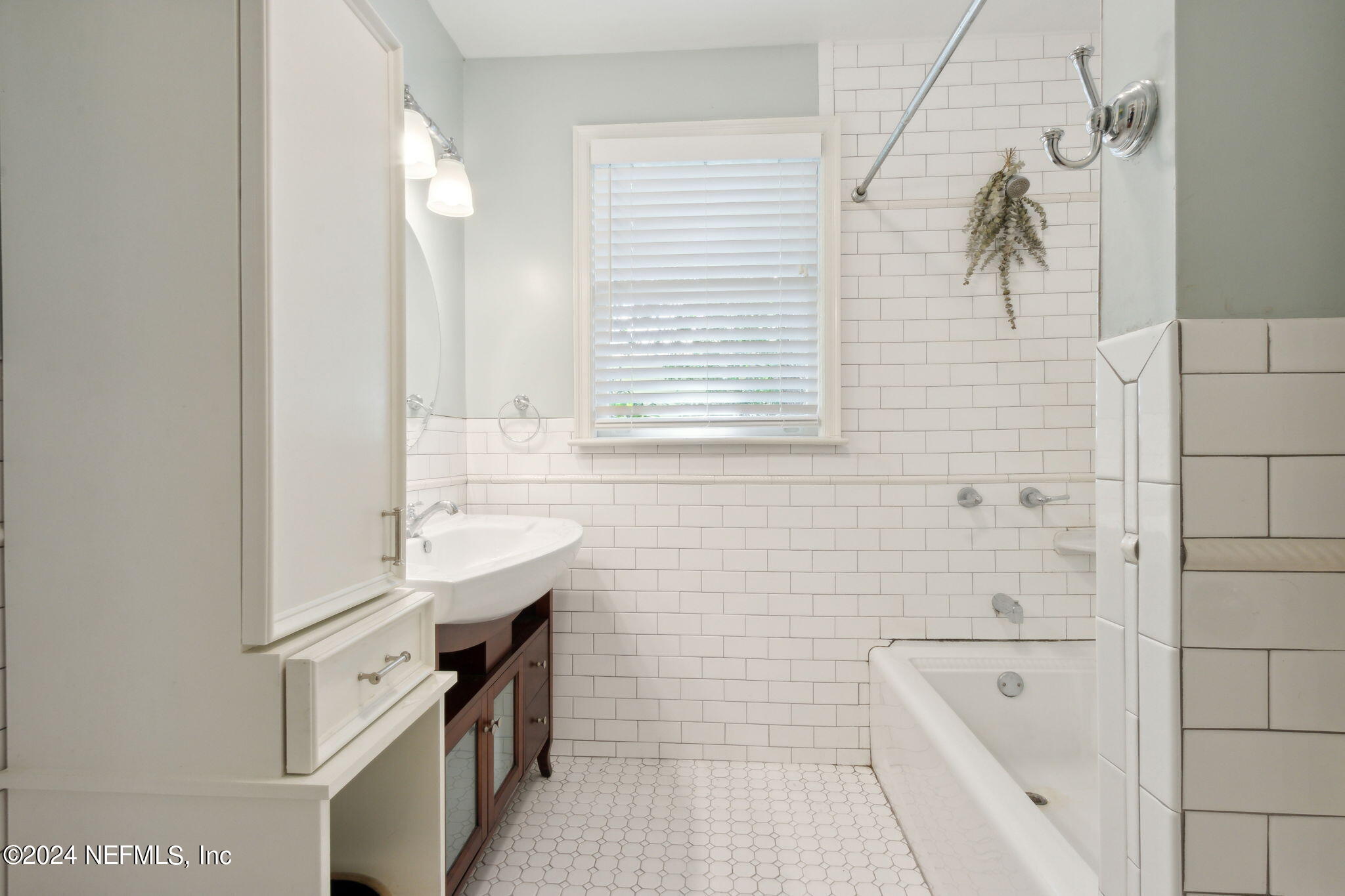 4692 Nottingham Road Jacksonville, FL 32210 - Photo 38 of 63 Guest Bath