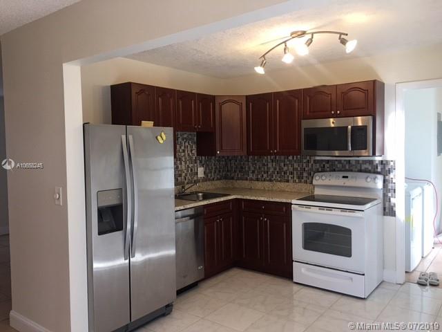 9342 Southampton Place Boca Raton, FL 33434 - Photo 14 of 62 Gallery Image 14