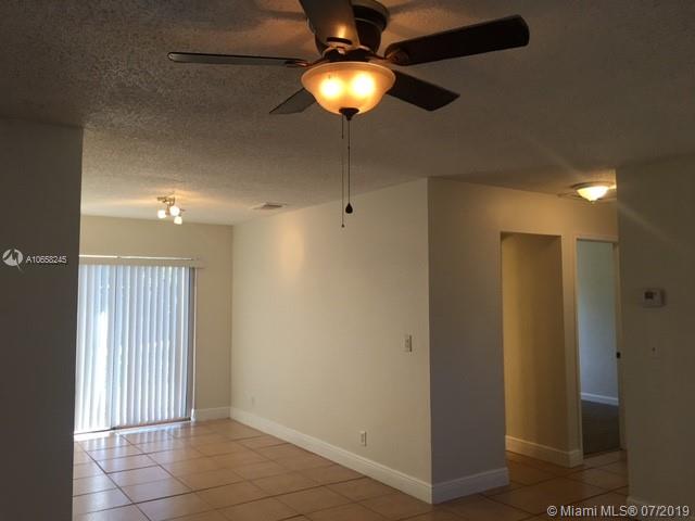 9342 Southampton Place Boca Raton, FL 33434 - Photo 3 of 62 Gallery Image 3