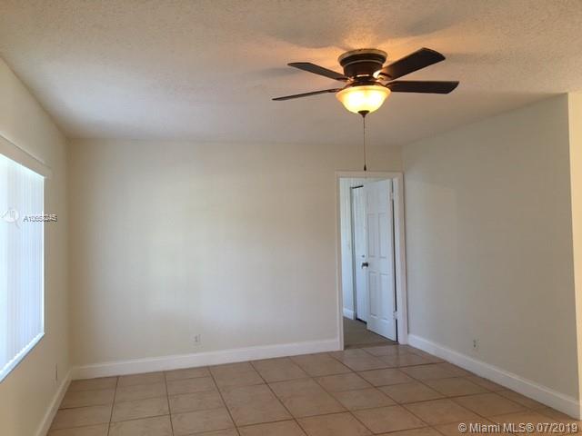 9342 Southampton Place Boca Raton, FL 33434 - Photo 5 of 62 Gallery Image 5