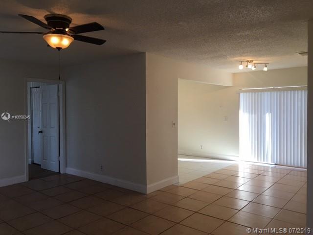 9342 Southampton Place Boca Raton, FL 33434 - Photo 6 of 62 Gallery Image 6