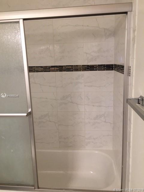 9342 Southampton Place Boca Raton, FL 33434 - Photo 10 of 62 Gallery Image 10