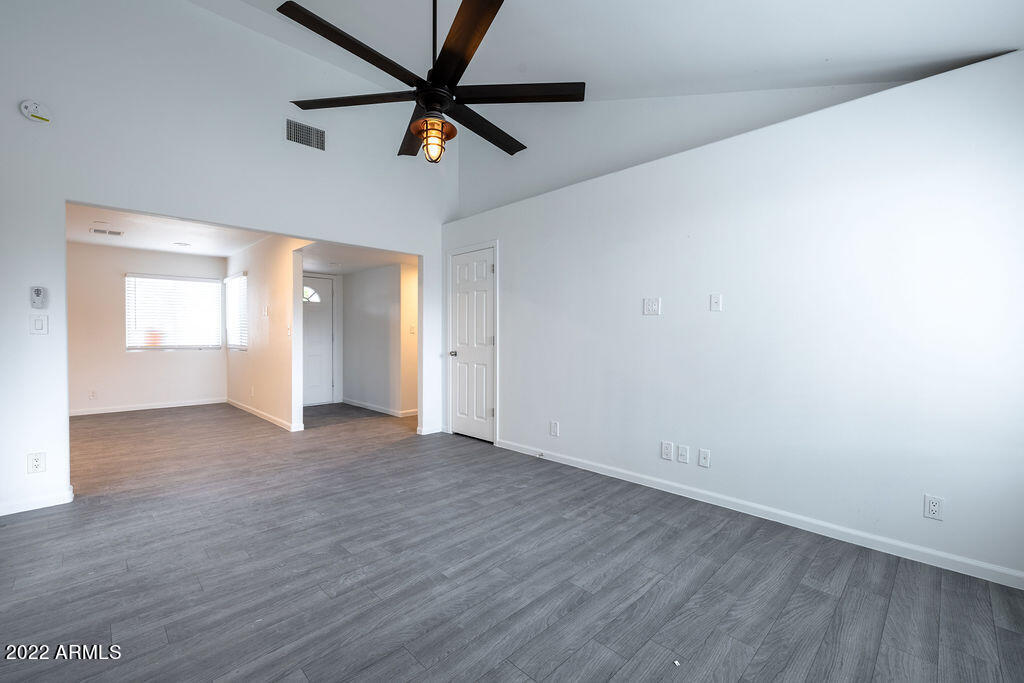 5643 West Mountain View Road Glendale, AZ 85302 - Photo 21 of 34 5643WMountainView-27