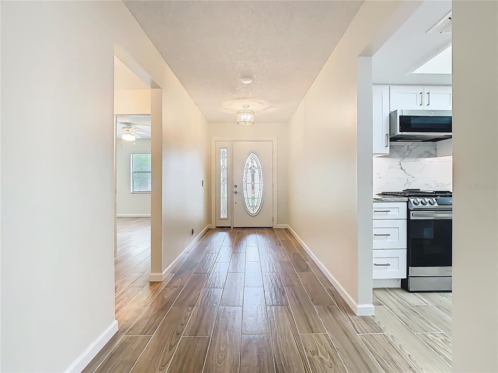 560 St Andrews Road Winter Haven, FL 33884 - Photo 3 of 54