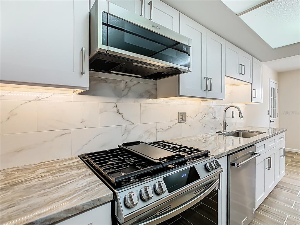 560 St Andrews Road Winter Haven, FL 33884 - Photo 7 of 54