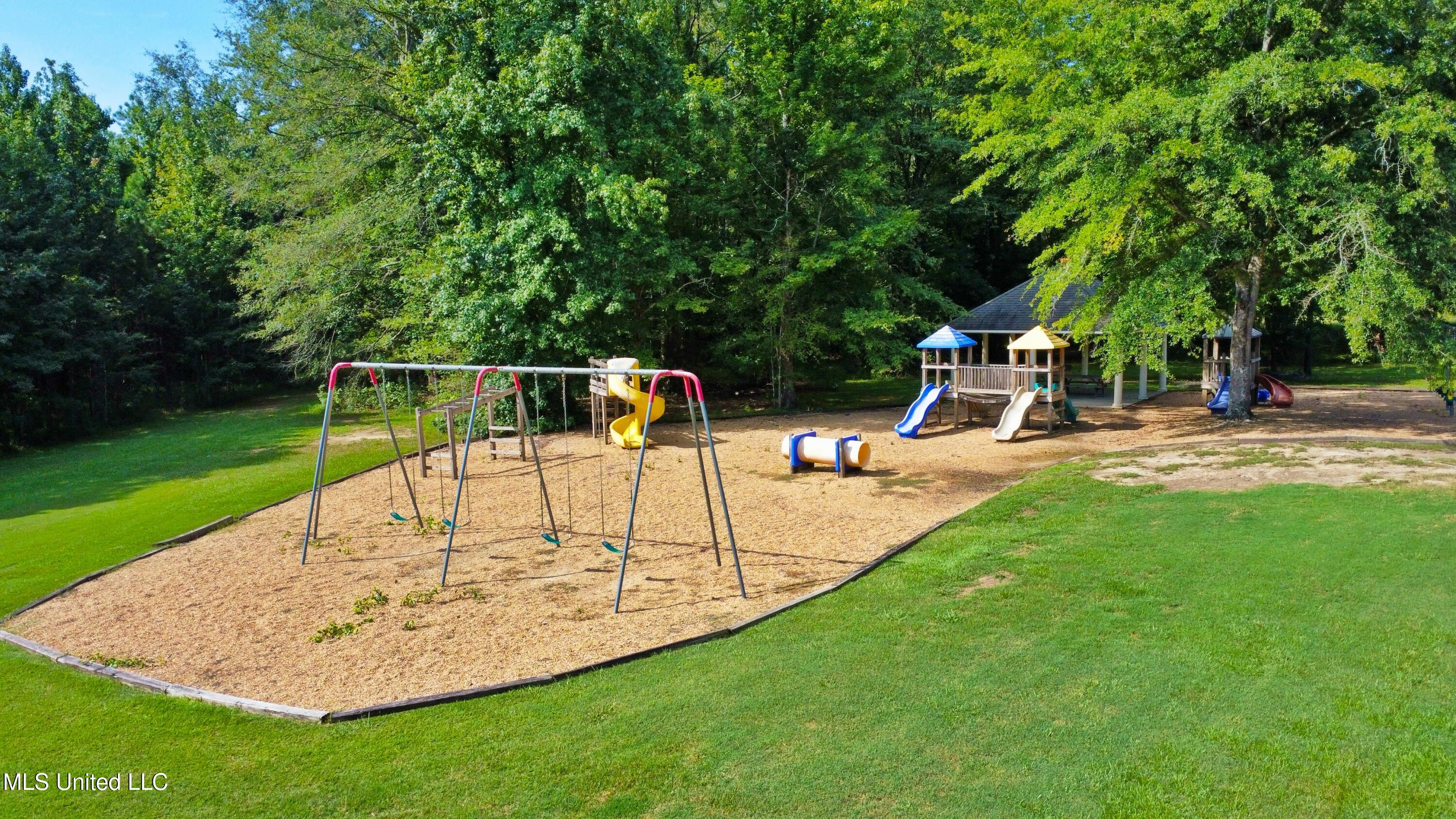 114 Afton Way Clinton, MS 39056 - Photo 38 of 41 dji_fly_20240817_095802_792_172390670576