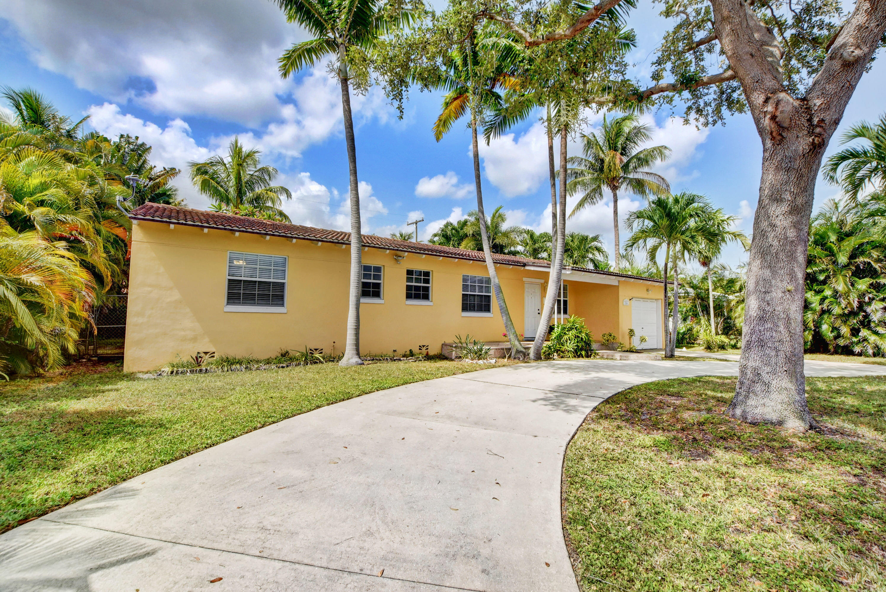 324 Edmor Road West Palm Beach, FL 33405 - Photo 2 of 26 Front Elevation