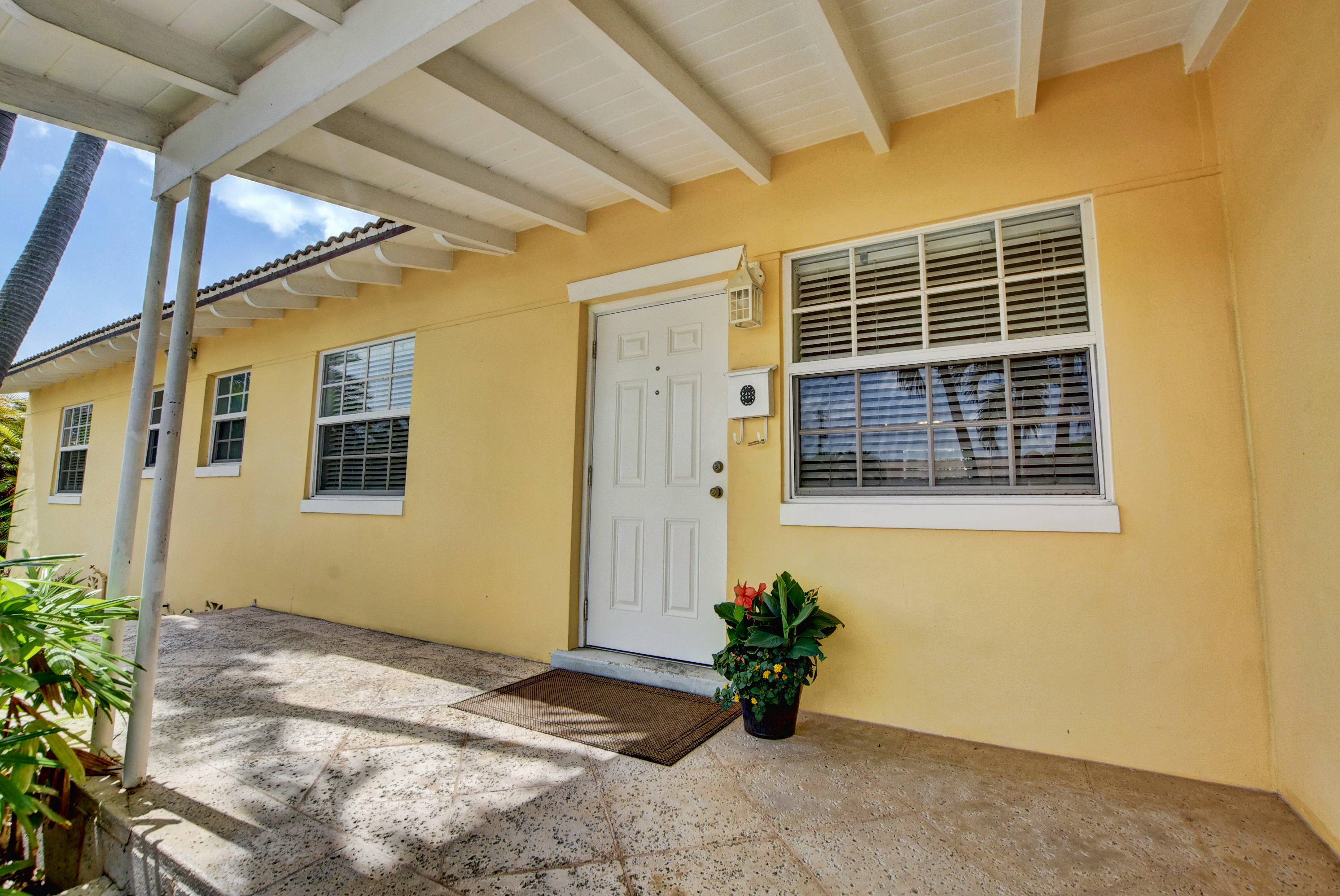 324 Edmor Road West Palm Beach, FL 33405 - Photo 4 of 26 Covered Entry
