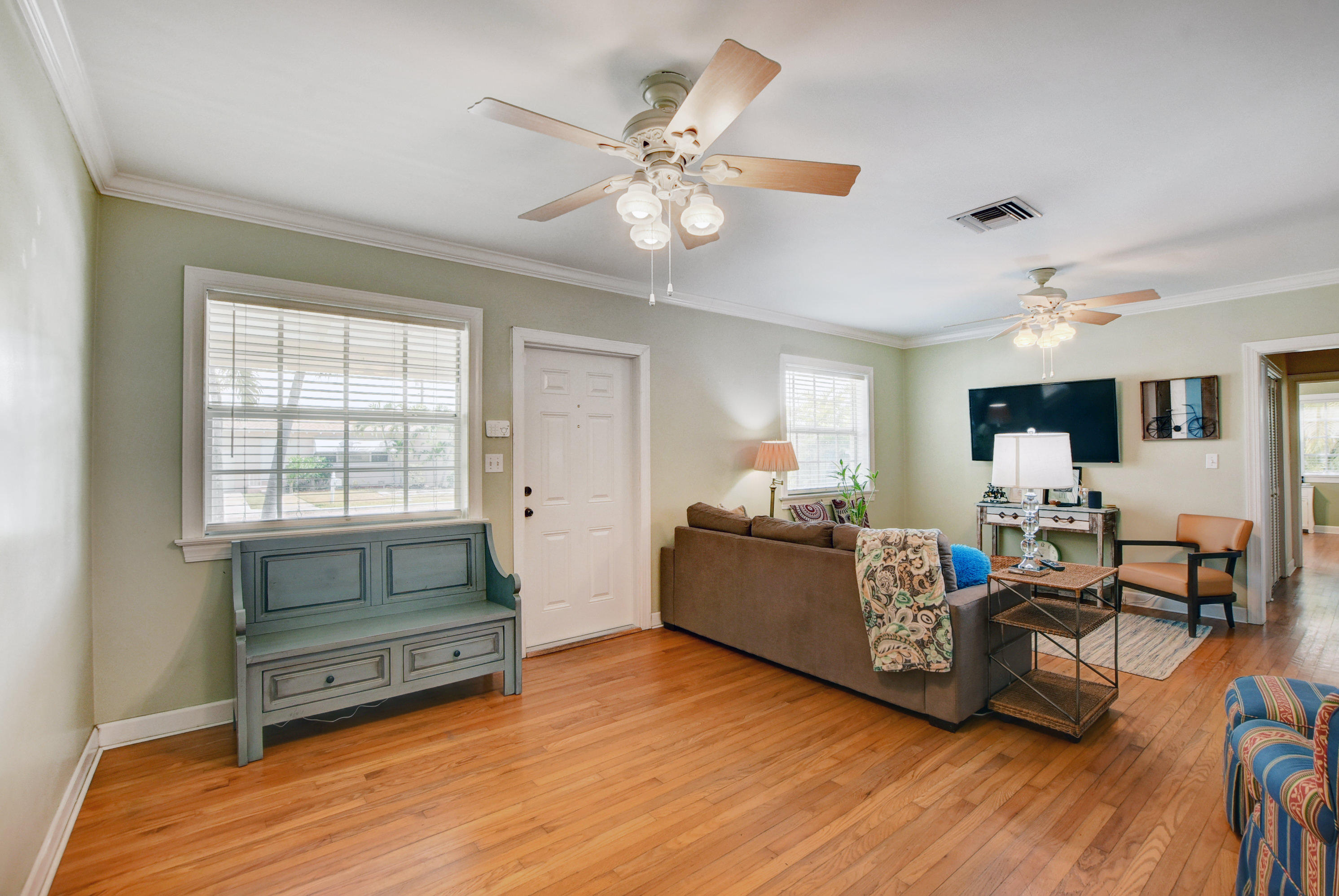 324 Edmor Road West Palm Beach, FL 33405 - Photo 5 of 26 Large Living Room