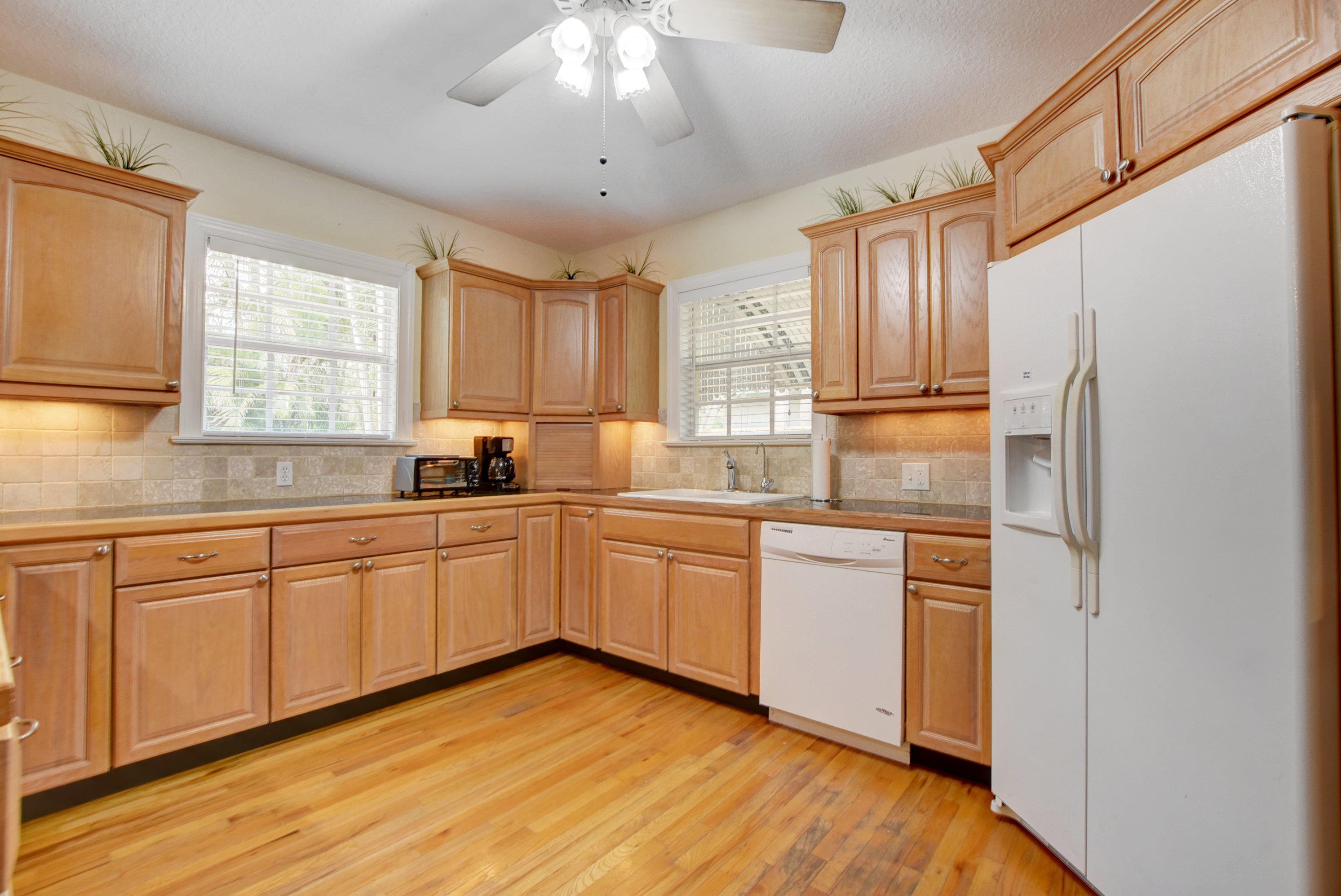 324 Edmor Road West Palm Beach, FL 33405 - Photo 10 of 26 Large Open Kitchen