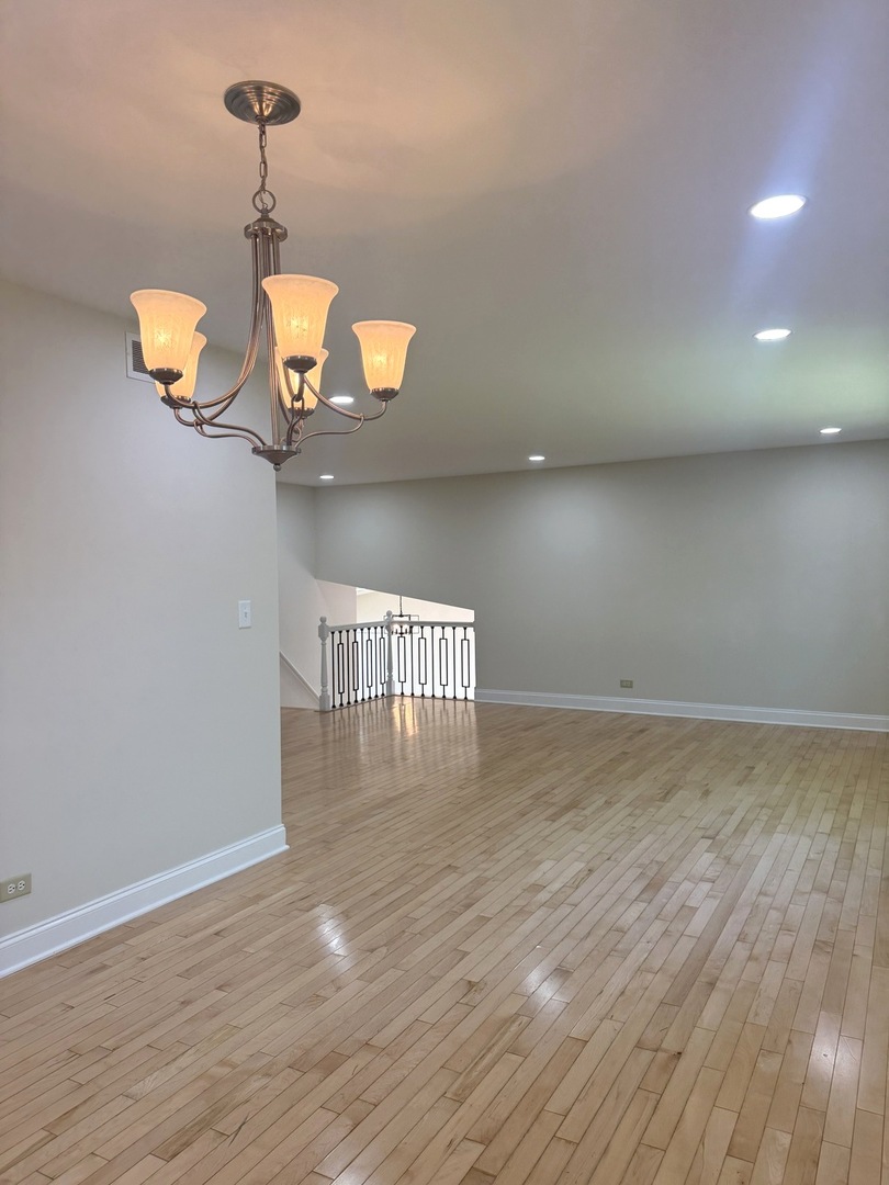 425 Carriage Hill Road Naperville, IL 60565 - Photo 13 of 42