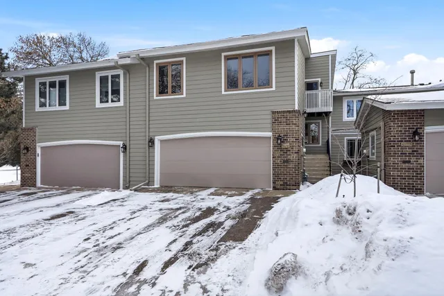 $375,000 | 6769 West 82nd Street, Bloomington, MN 55438