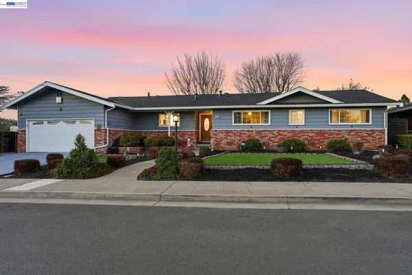 $1,098,000 | 15 Sequoyah View Court, Oakland, CA 94605