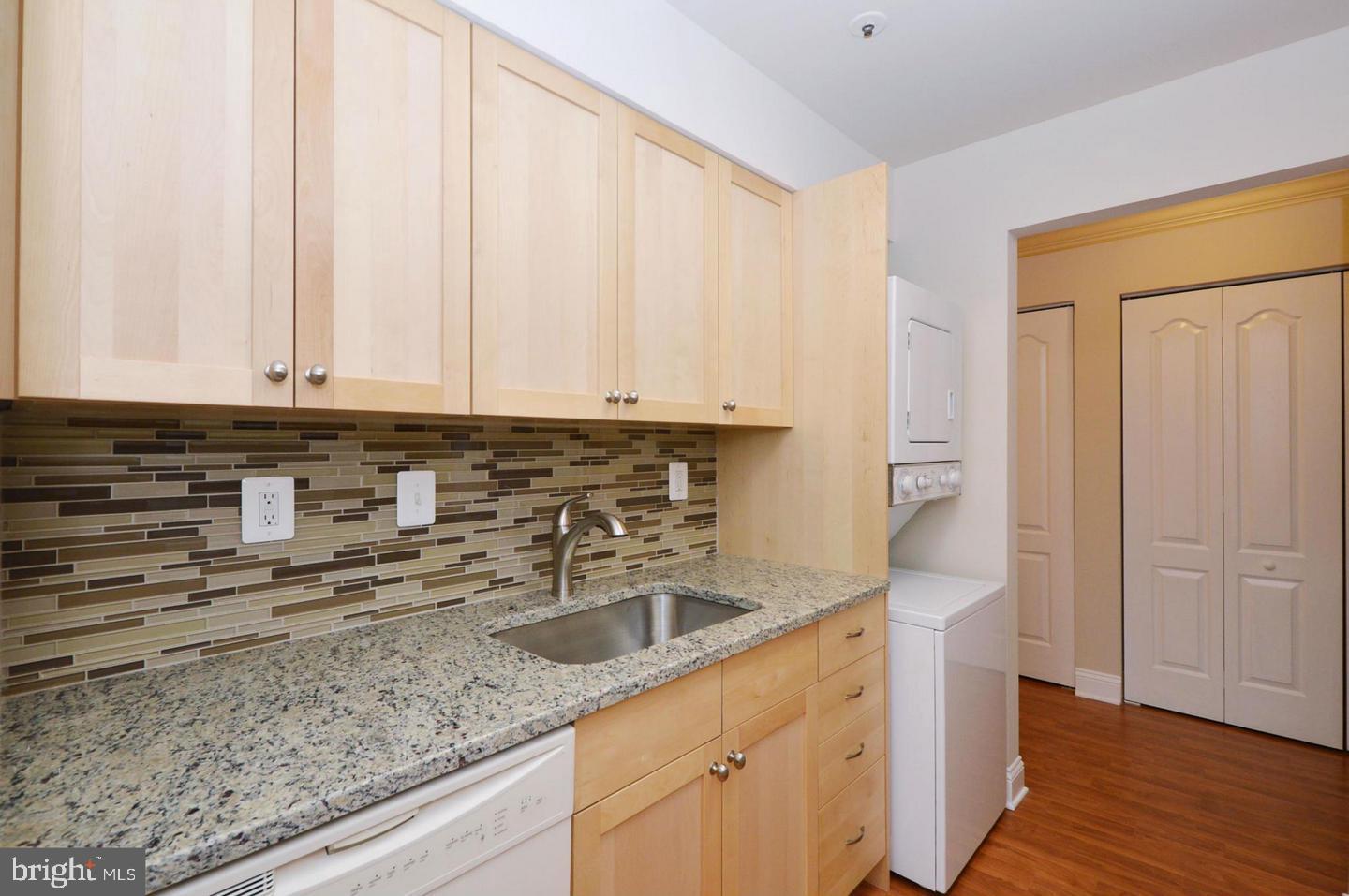 8613 Falls Run Road, Unit B Ellicott City, MD 21043 - Photo 3 of 25 Upgraded kitchen