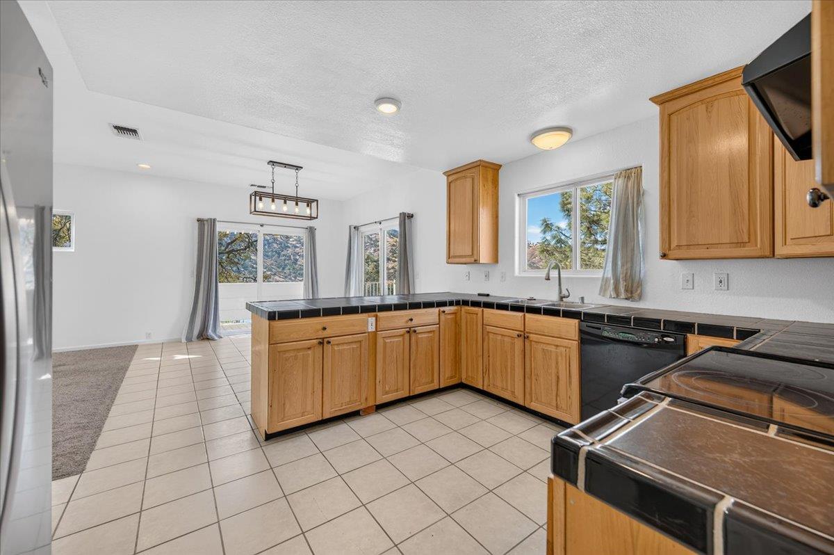 28596 Sky Harbour Road Friant, CA 93626 - Photo 18 of 38 Gallery Image 18