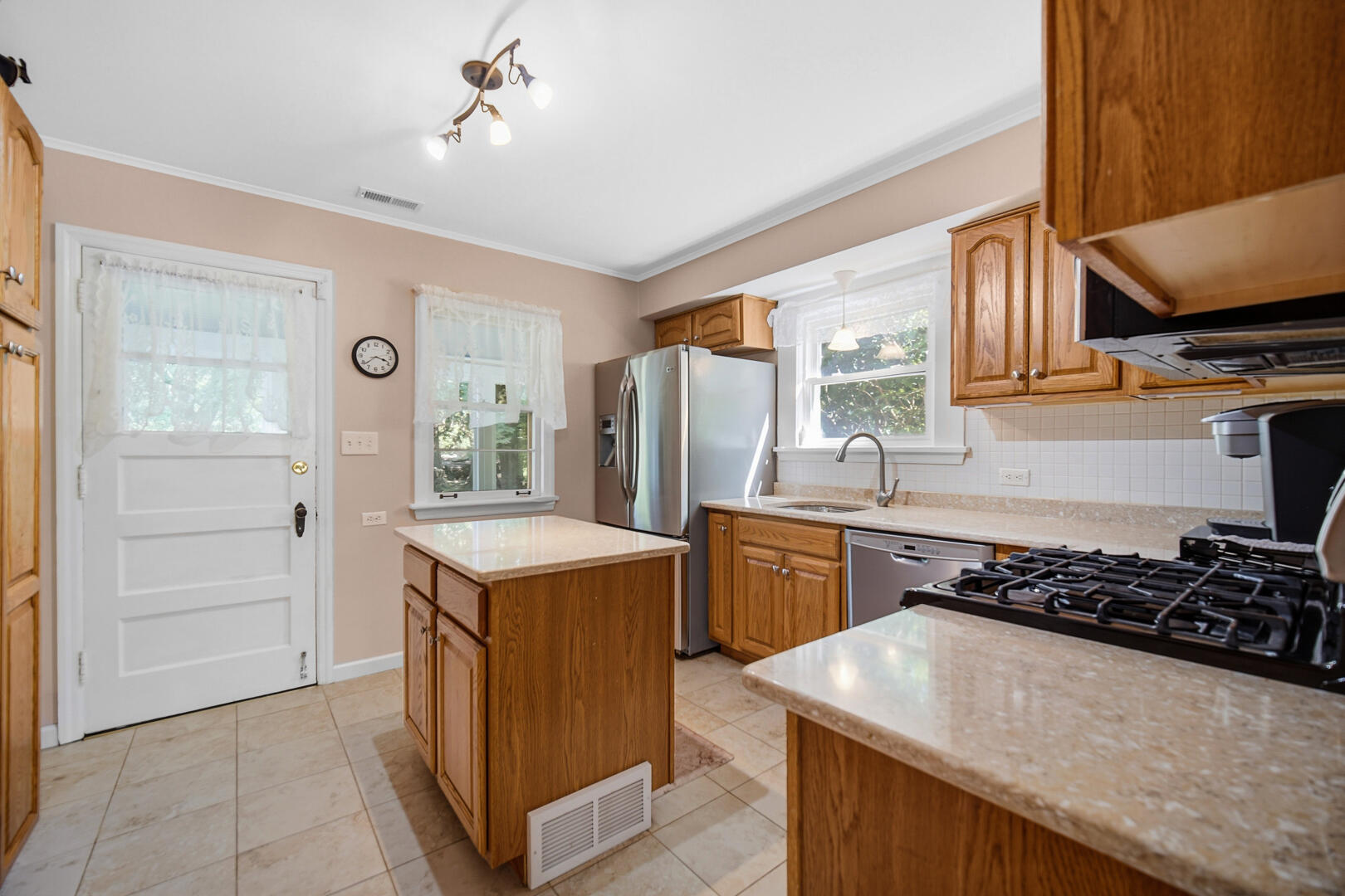 53 Hayes Leonard Road Valparaiso, IN 46385 - Photo 10 of 41 1620x1080