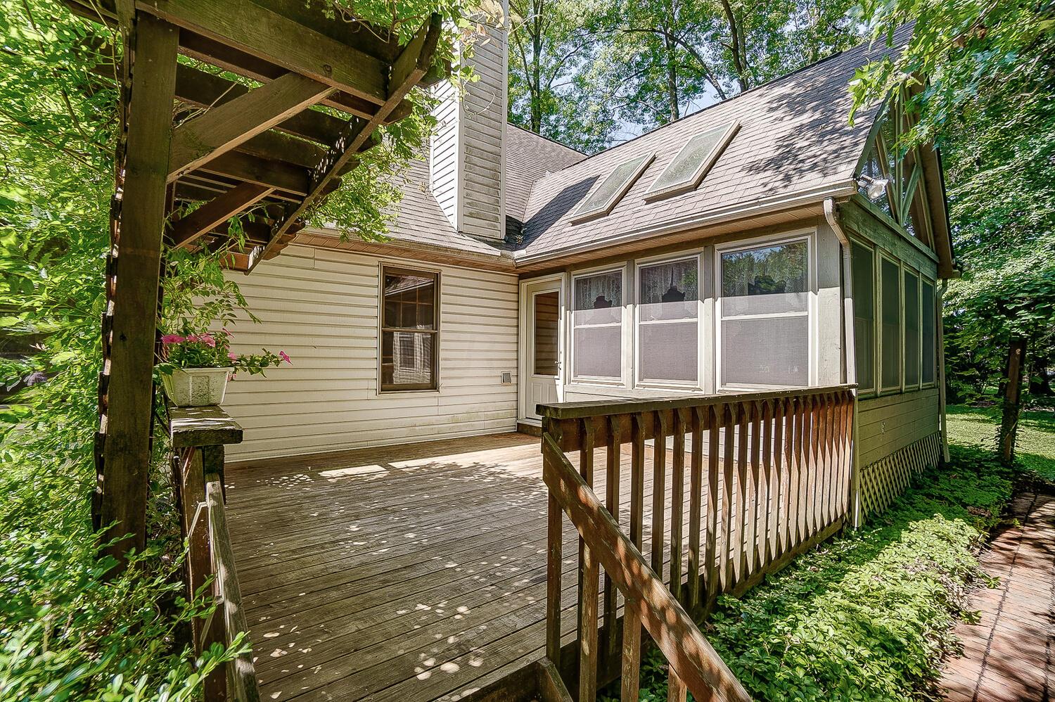 667 Ridenour Road Columbus, OH 43230 - Photo 51 of 66