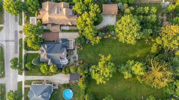 $2,150,000 | 300 East Euclid Avenue, Arlington Heights, IL 60004