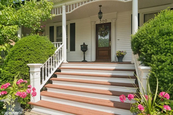 $2,150,000 | 300 East Euclid Avenue, Arlington Heights, IL 60004