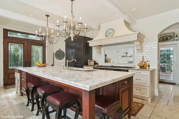 $2,150,000 | 300 East Euclid Avenue, Arlington Heights, IL 60004