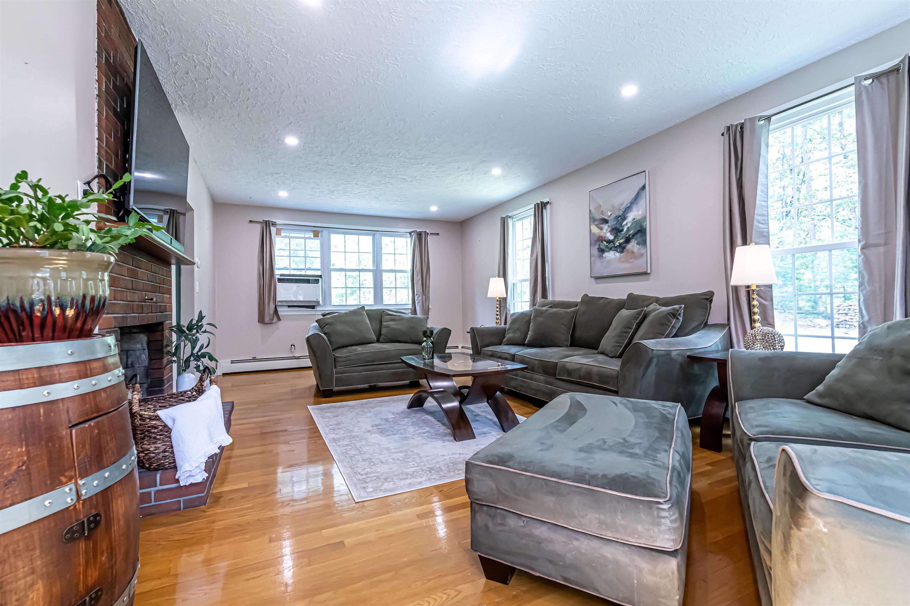 70 Governor Dinsmore Road Windham, NH 03087 - Photo 12 of 35