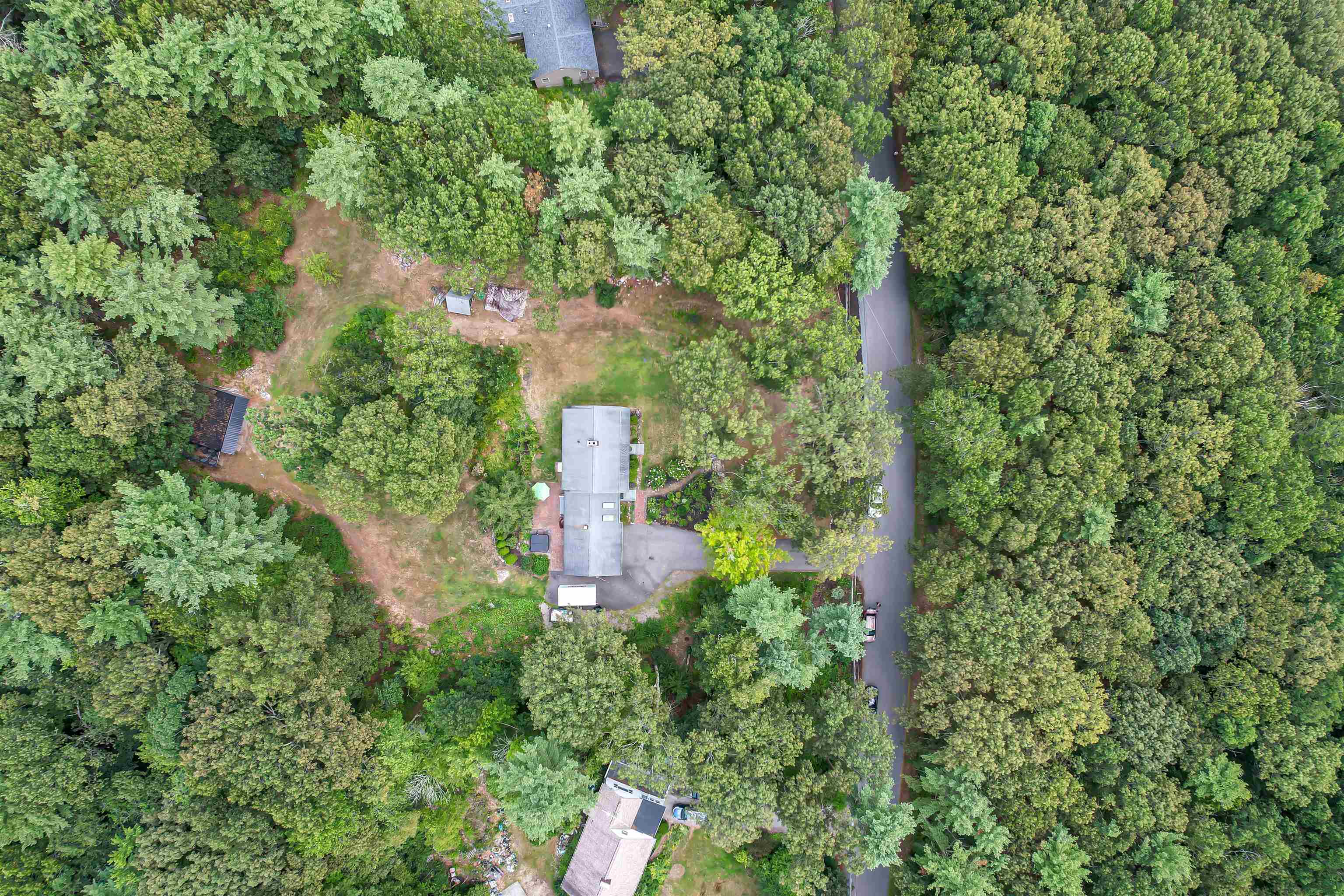 70 Governor Dinsmore Road Windham, NH 03087 - Photo 4 of 35