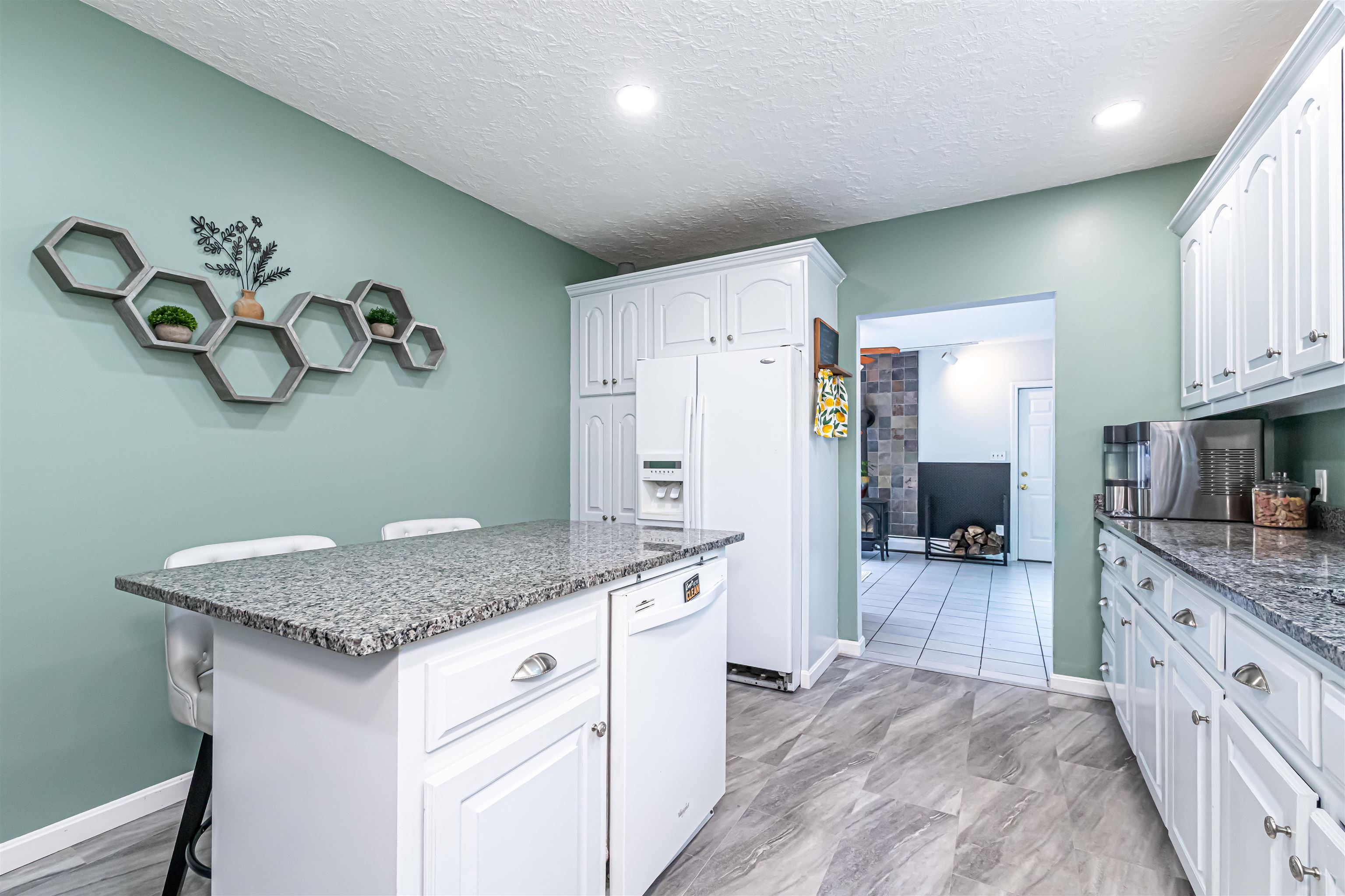 70 Governor Dinsmore Road Windham, NH 03087 - Photo 6 of 35