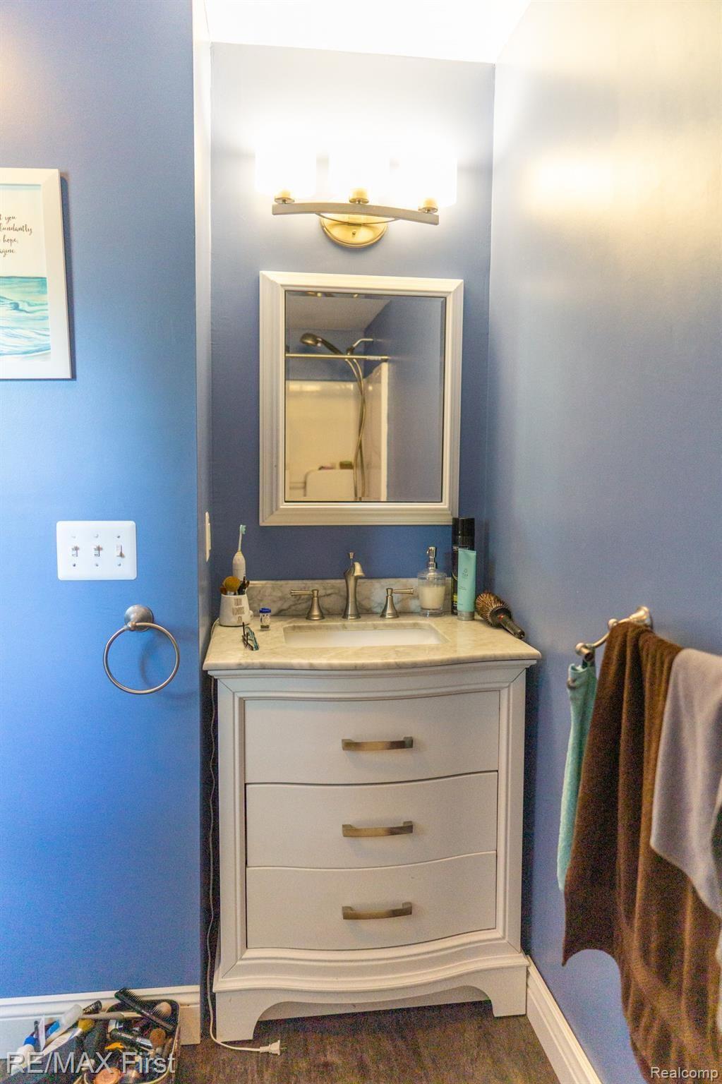 930 Grace Avenue Rochester, MI 48307 - Photo 23 of 35 930 GRACE AVE-28.jpg