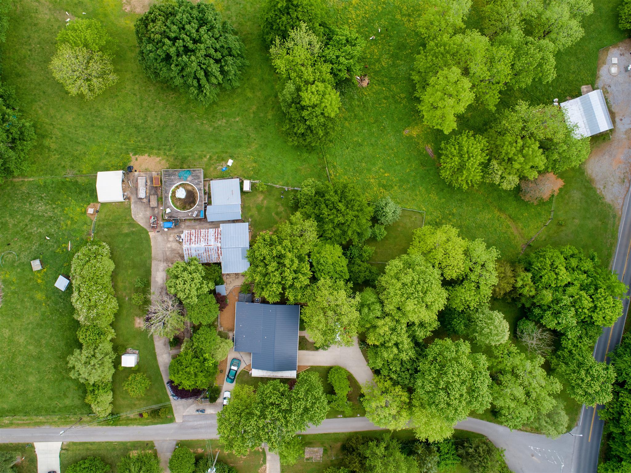800 Hadley Road Clarksville, TN 37042 - Photo 7 of 17 an aerial view of a house with lots of green space