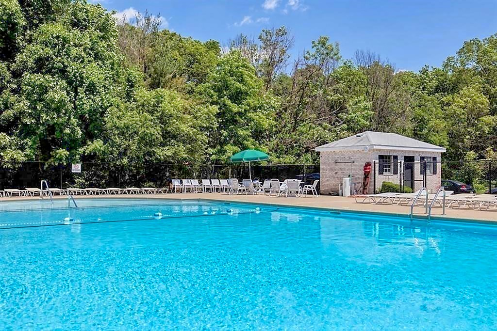 140 Lake Shore Road, Unit 2 Boston, MA 02135 - Photo 16 of 19 Gallery Image 16