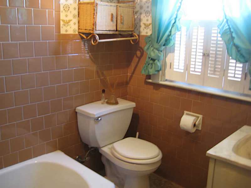 173 Power Road Pawtucket, RI 02860 - Photo 13 of 21 Bathroom.