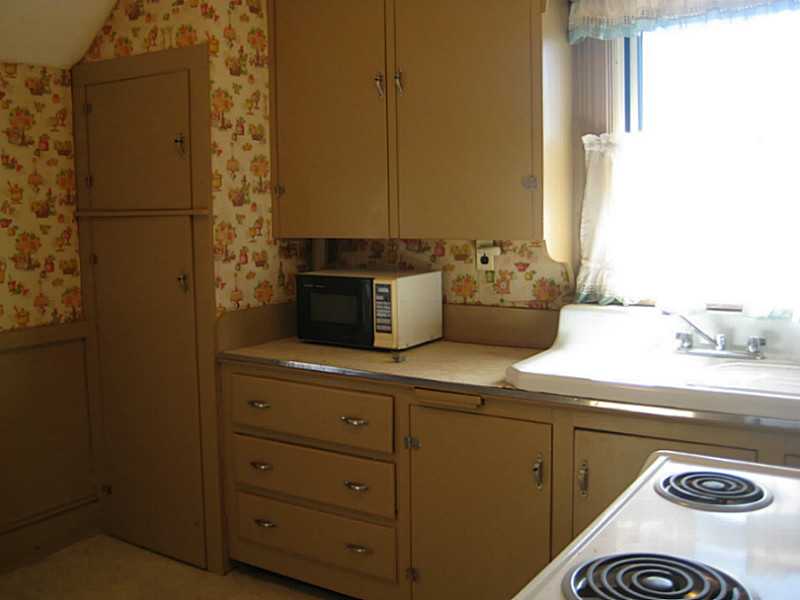 173 Power Road Pawtucket, RI 02860 - Photo 15 of 21 Kitchen.