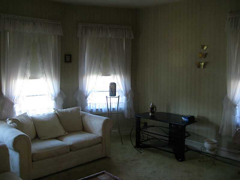 173 Power Road Pawtucket, RI 02860 - Photo 4 of 21 Living Room.