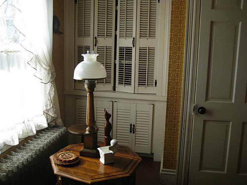 173 Power Road Pawtucket, RI 02860 - Photo 6 of 21 Living Room.