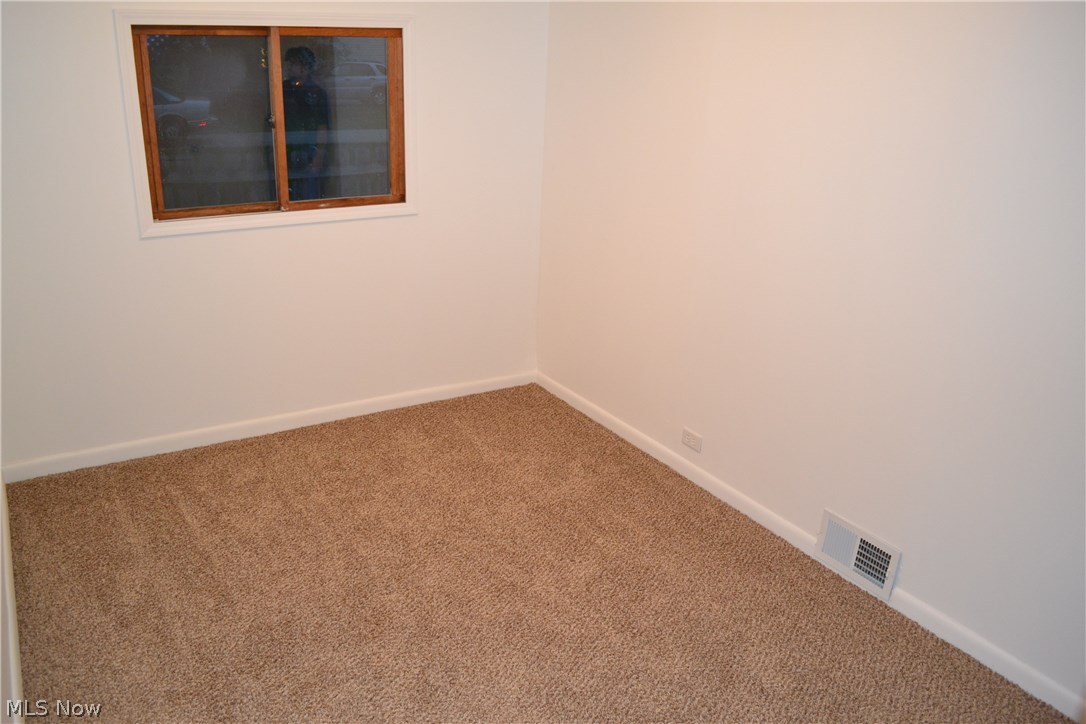 958 Quentin Road Eastlake, OH 44095 - Photo 13 of 18 Gallery Image 13