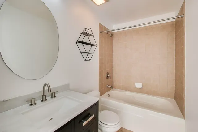 $3,450 | 1001 West Madison Street, Unit 704, Chicago, IL 60607