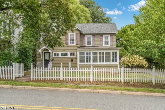 $1,800 | 29 Walnut Street, Unit 2, Sussex, NJ 07461