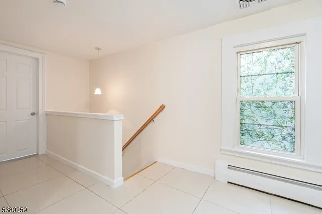 $1,800 | 29 Walnut Street, Unit 2, Sussex, NJ 07461