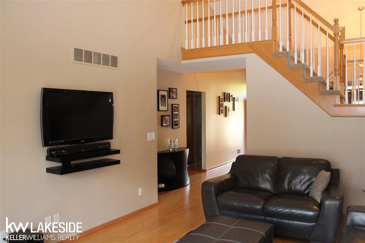 16921 Country Ridge Lane Macomb, MI 48044 - Photo 14 of 48 31323737-13.JPG