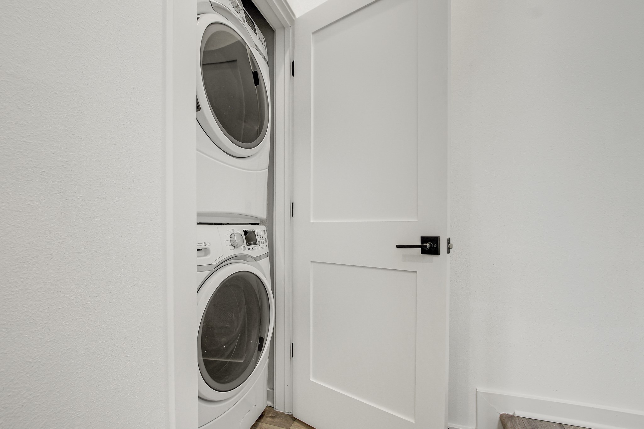 2804 South 1st Street, Unit 1108 Austin, TX 78704 - Photo 15 of 40 a utility room with dryer and washer
