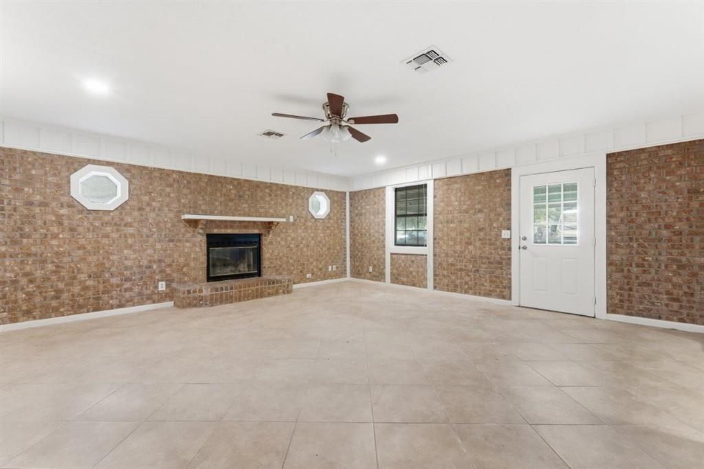 909 Helen Street Iowa, LA 70647 - Photo 2 of 25