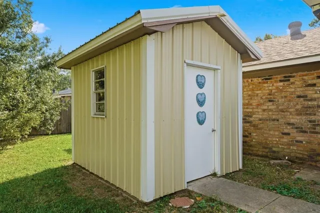 $169,900 | 909 Helen Street, Iowa, LA 70647