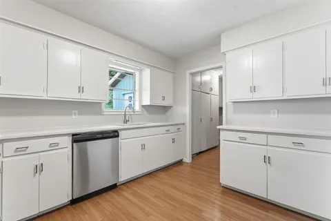 $169,900 | 909 Helen Street, Iowa, LA 70647