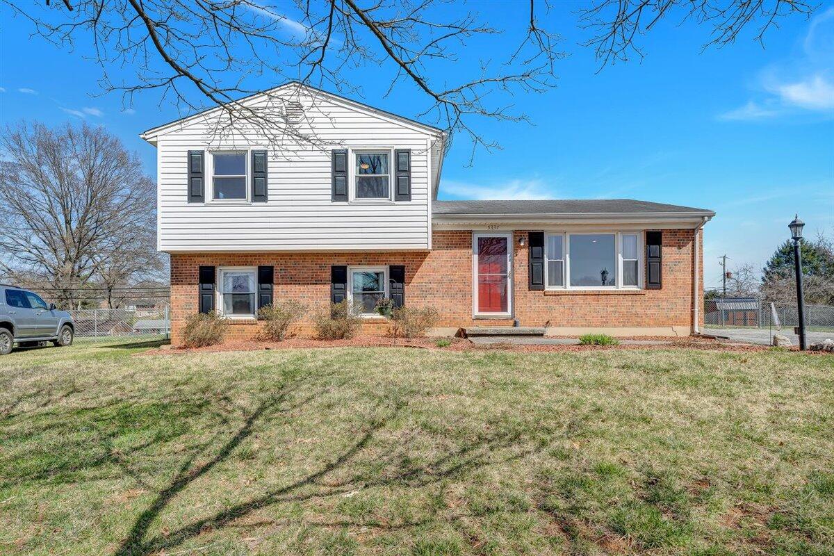 5337 Daytona Road Roanoke, VA 24019 - Photo 1 of 19 01-Rapidimagery-3756